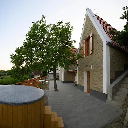 Edelin Wine House Apartmán Edelény